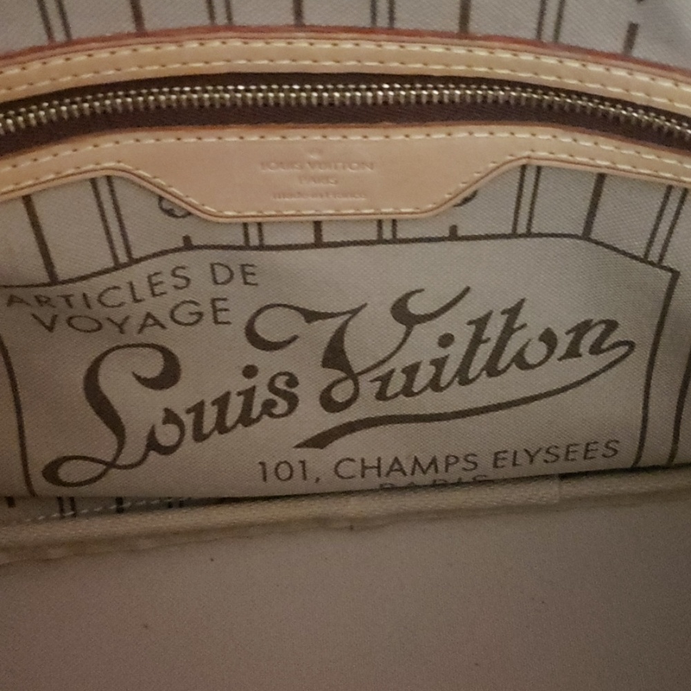 Authentic Louis Viutton handbag - Picture 2 of 3